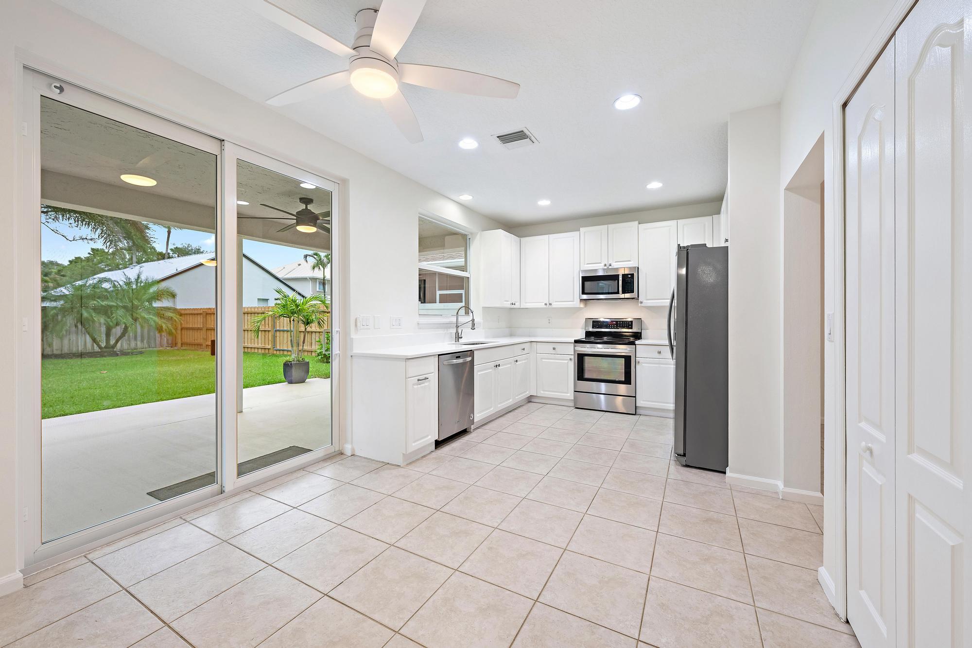 PALM POINTE AT MARTIN DOWNS (AKA MARTIN DOWNS PLAT - Residential