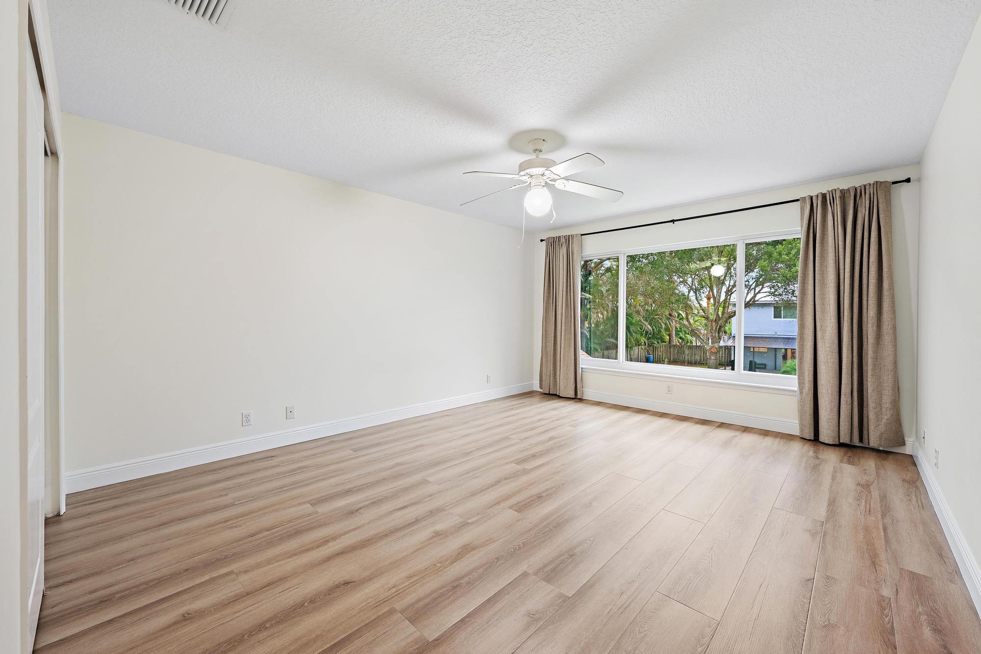 PALM POINTE AT MARTIN DOWNS (AKA MARTIN DOWNS PLAT - Residential