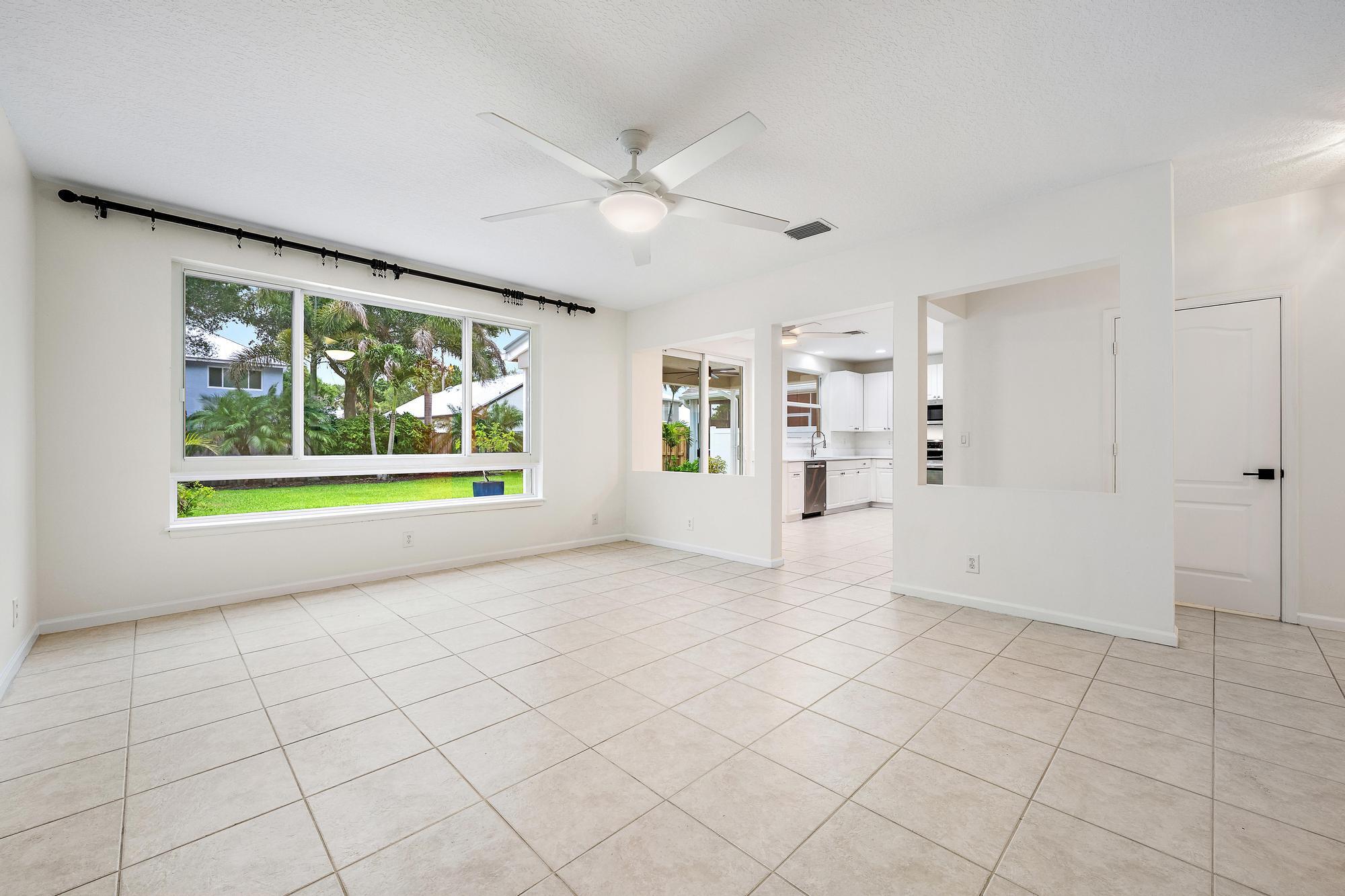 PALM POINTE AT MARTIN DOWNS (AKA MARTIN DOWNS PLAT - Residential