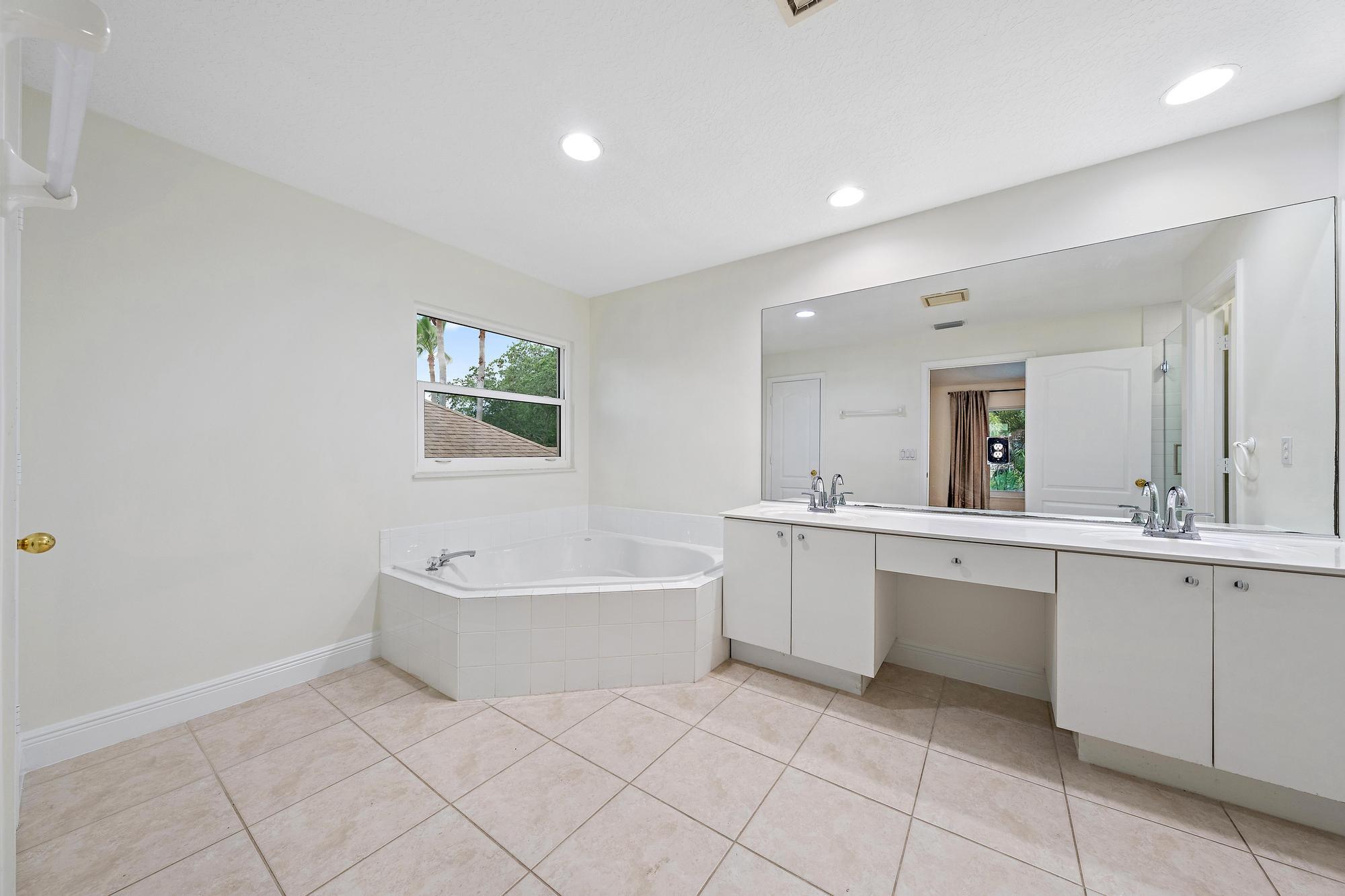 PALM POINTE AT MARTIN DOWNS (AKA MARTIN DOWNS PLAT - Residential