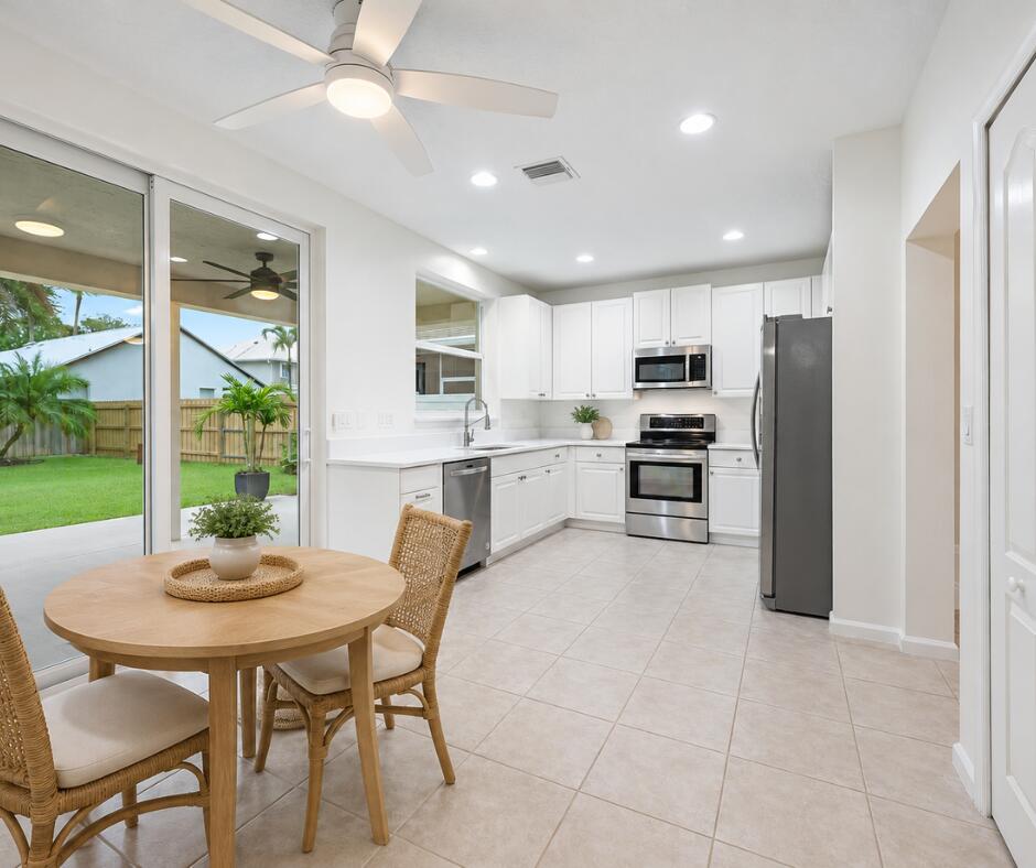 PALM POINTE AT MARTIN DOWNS (AKA MARTIN DOWNS PLAT - Residential