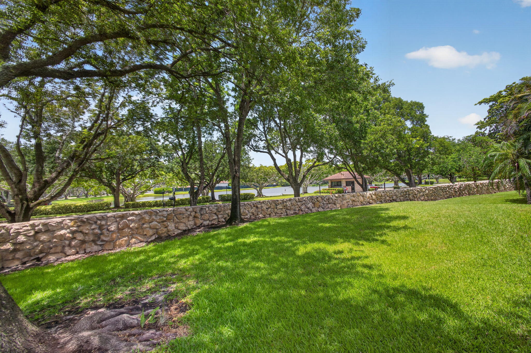 VILLAS OF THURSTON - Residential Lease