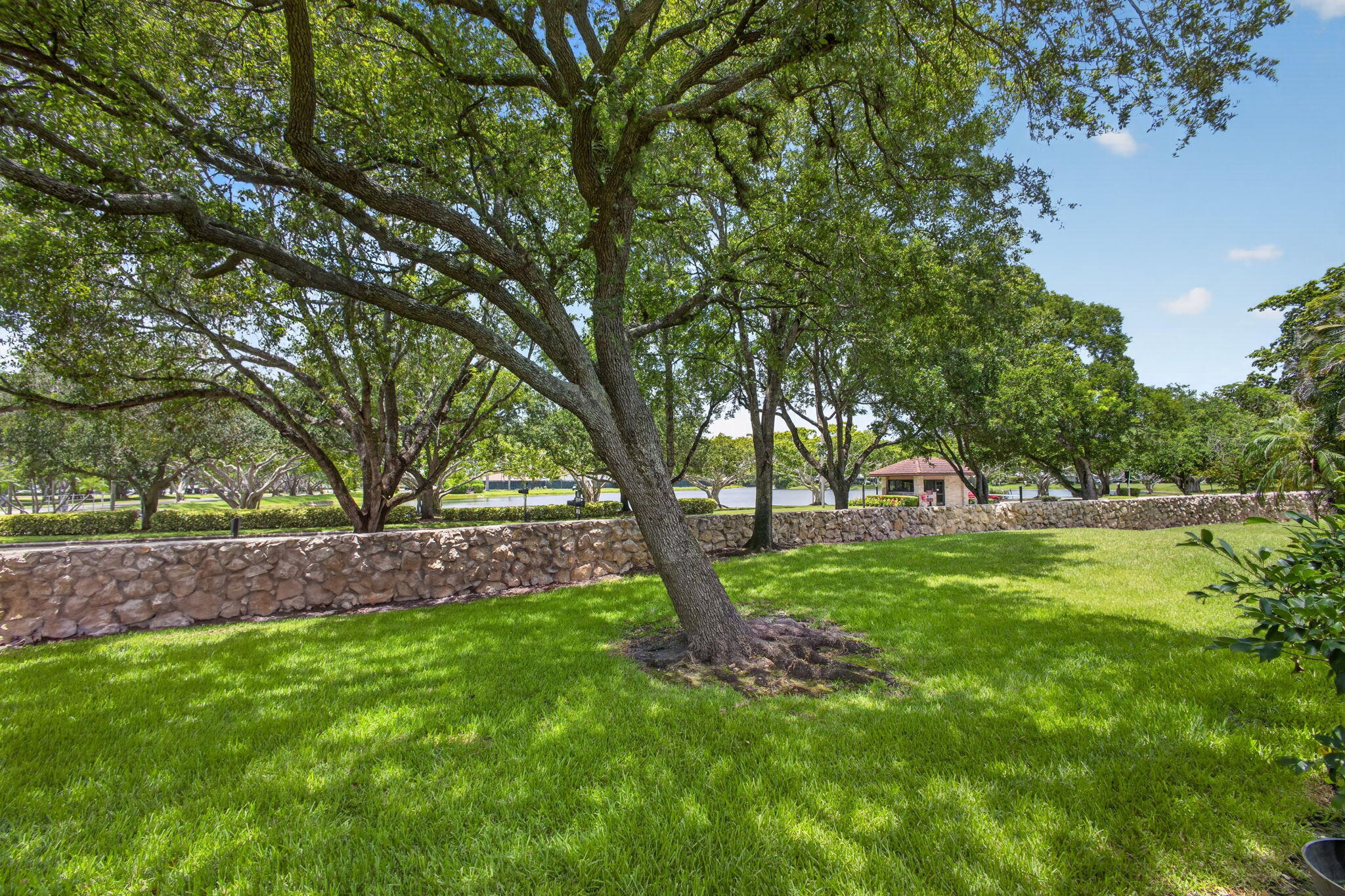 VILLAS OF THURSTON - Residential Lease