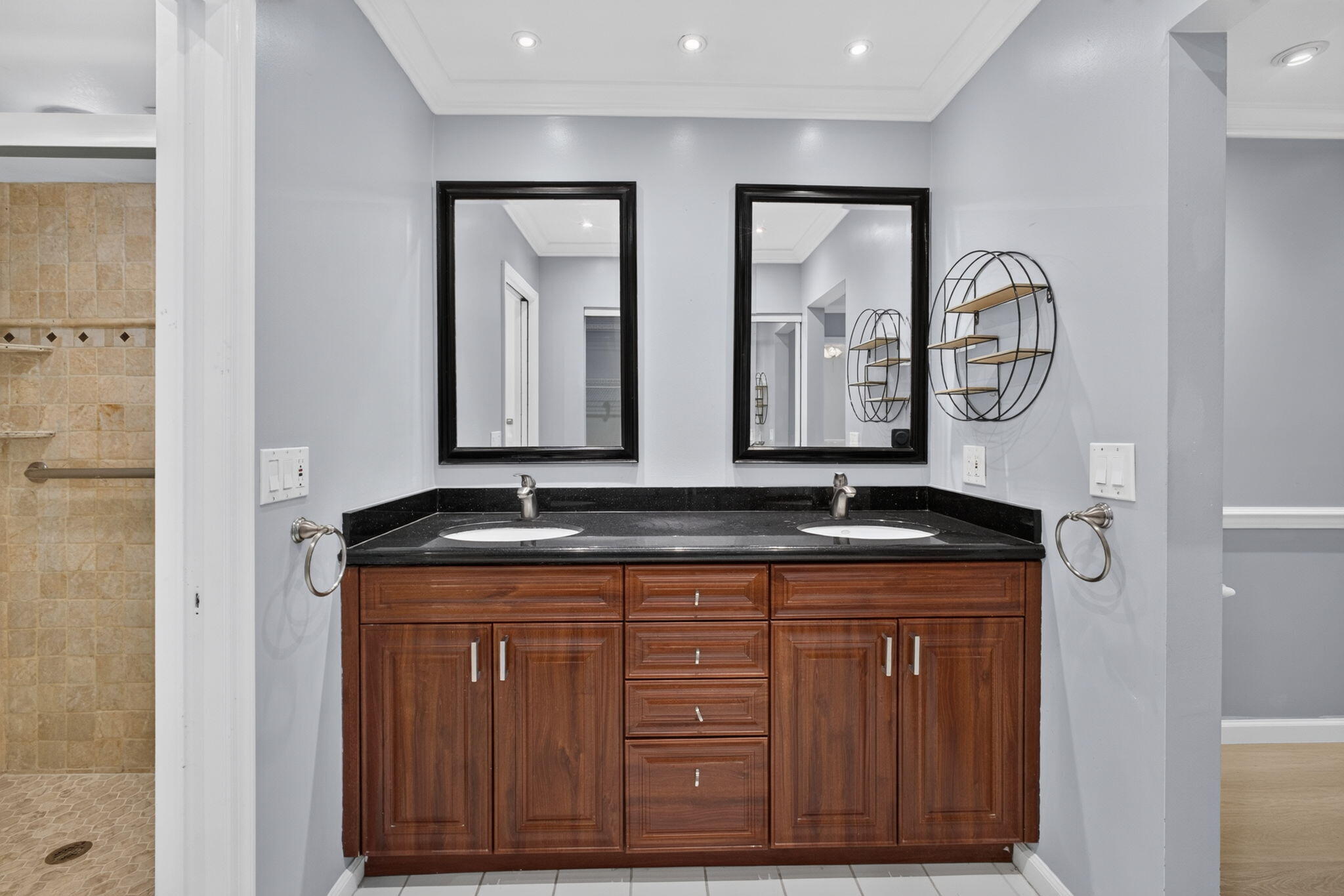 VILLAS OF THURSTON - Residential Lease