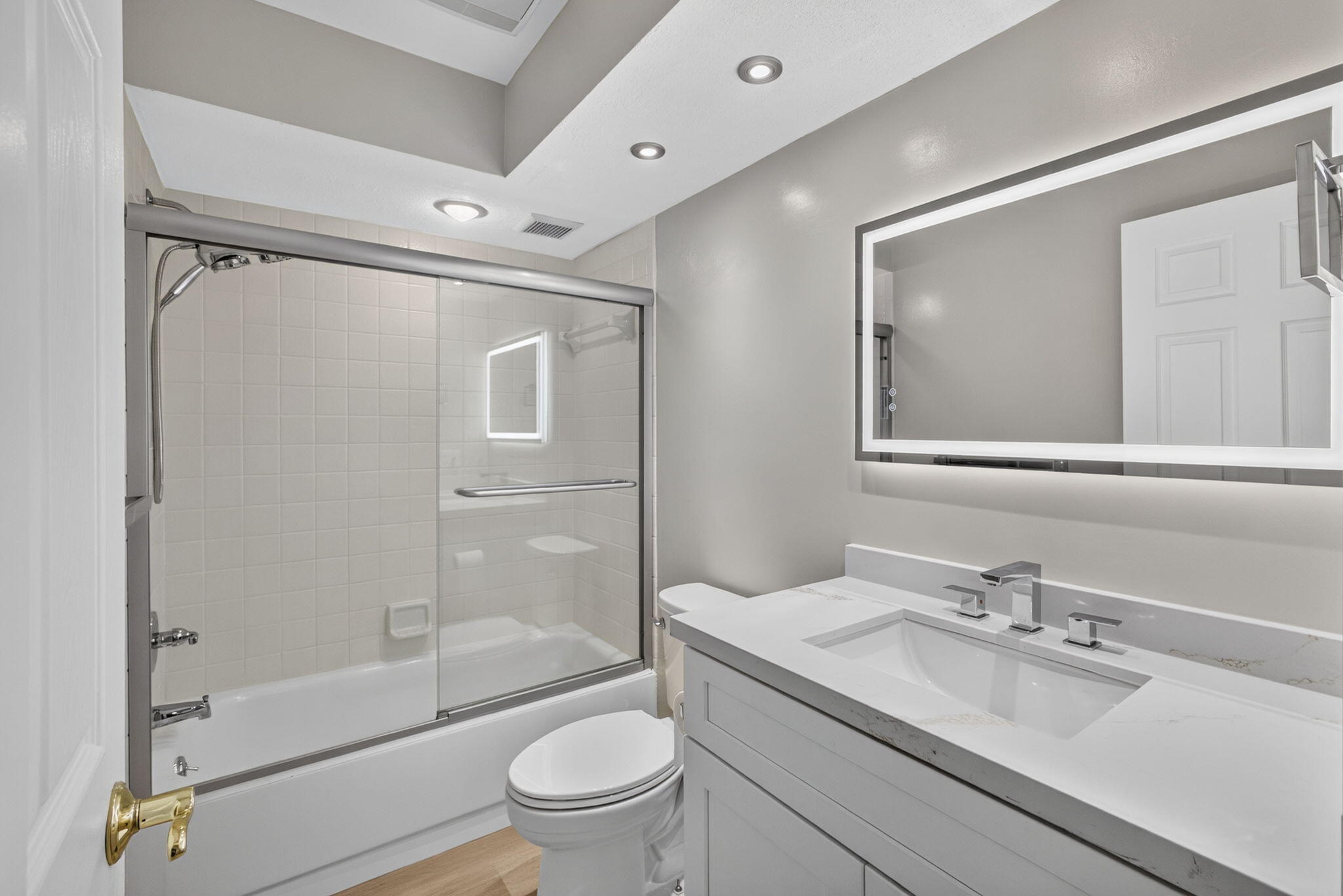 VILLAS OF THURSTON - Residential Lease