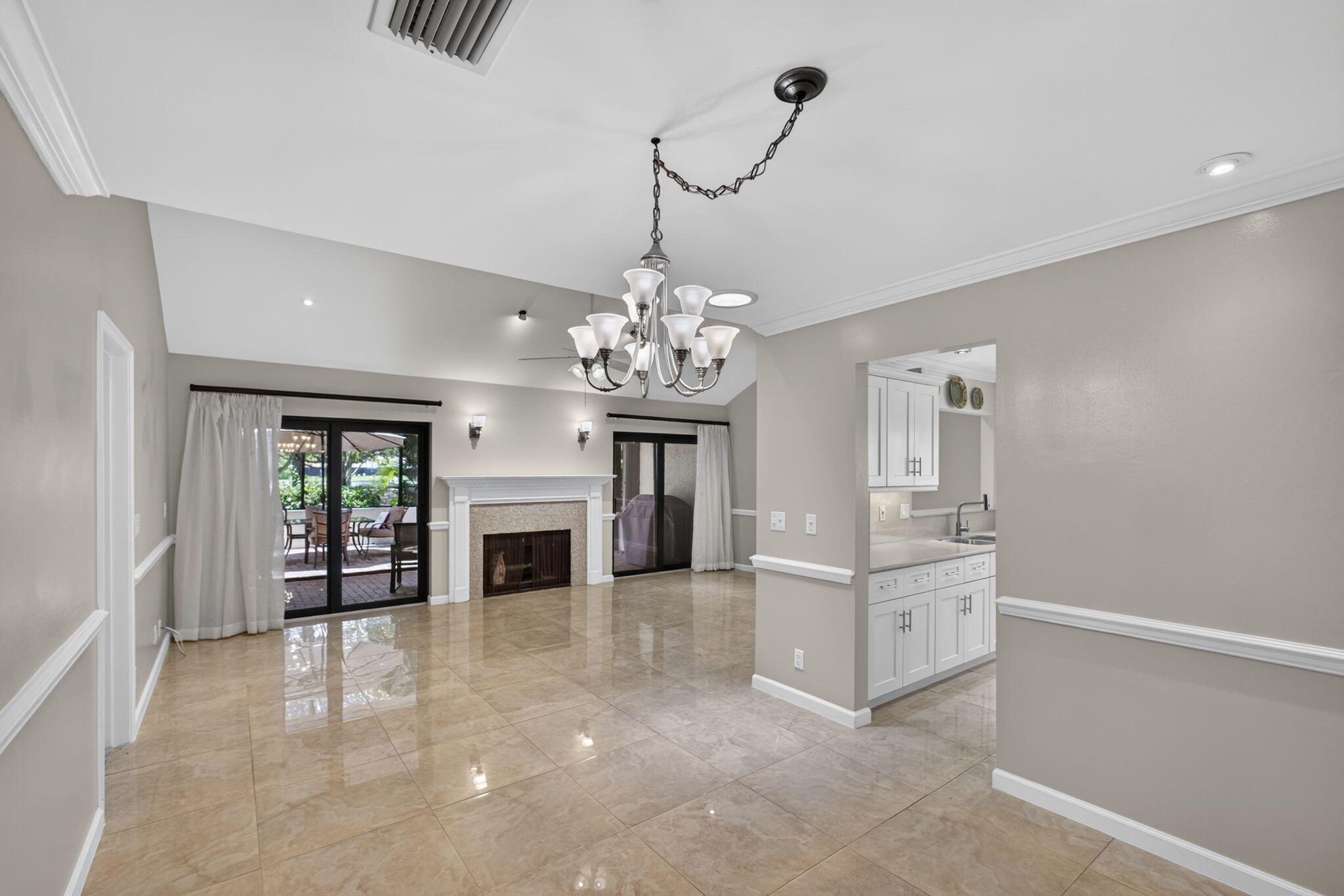 VILLAS OF THURSTON - Residential Lease