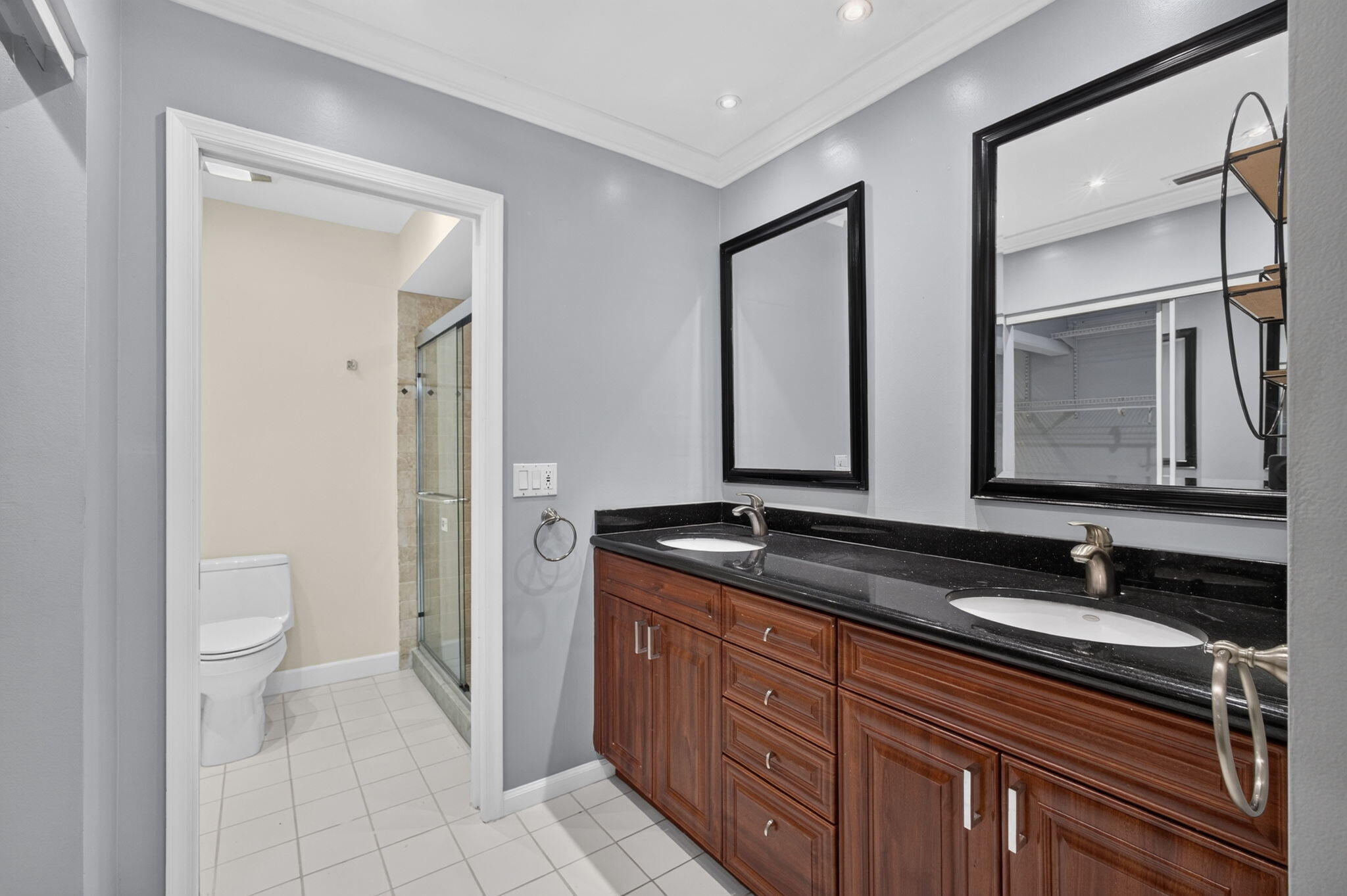 VILLAS OF THURSTON - Residential Lease