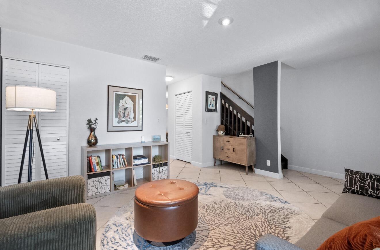 COBBLE EAST CONDO - Residential