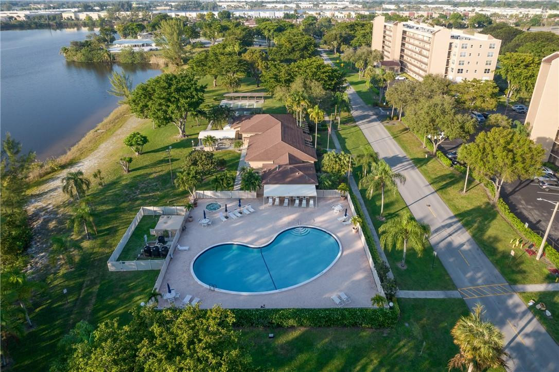 Water,s Edge Towers - Residential