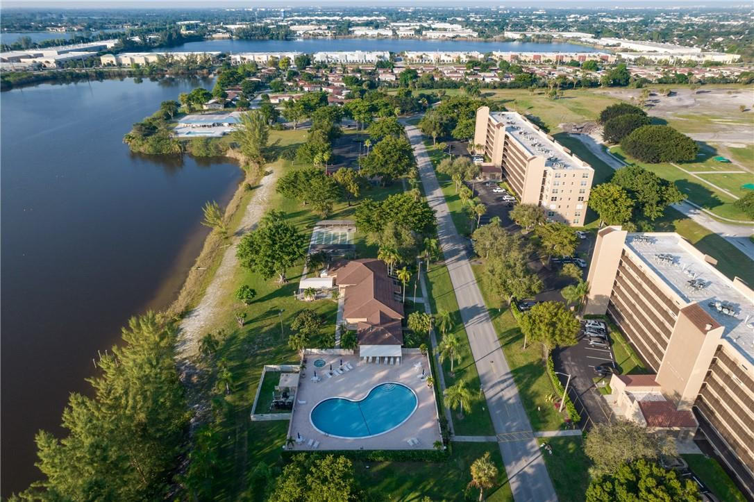 Water,s Edge Towers - Residential