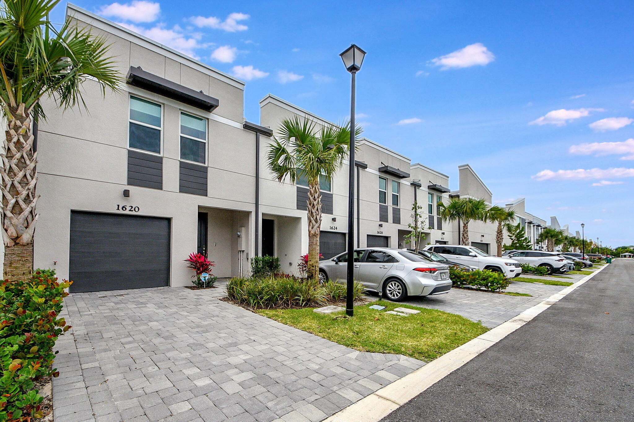 ENCLAVE AT MANGONIA PARK - Residential