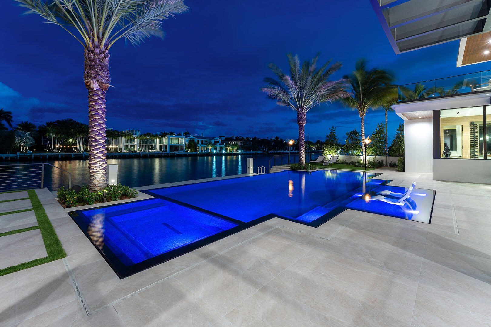 ROYAL PALM YACHT & COUNTRY CLUB - Residential