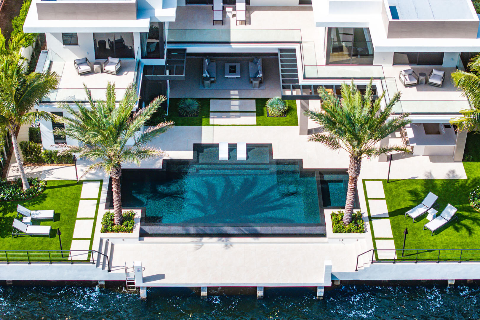 ROYAL PALM YACHT & COUNTRY CLUB - Residential