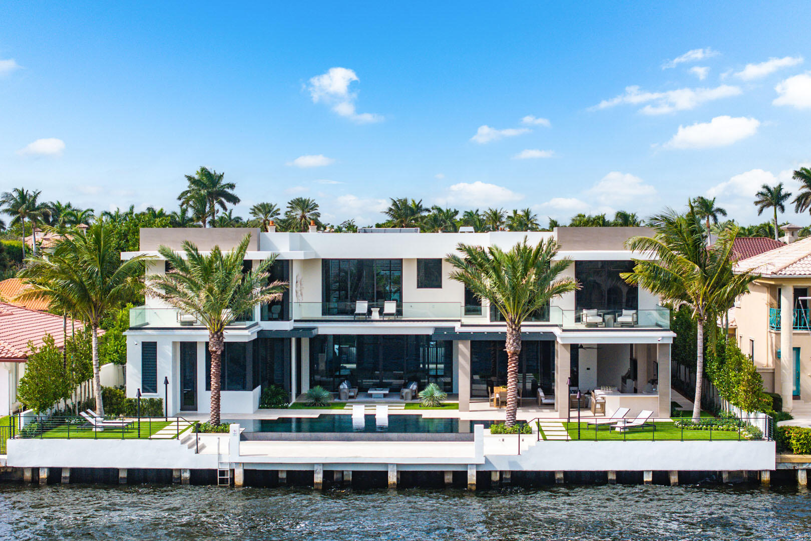 ROYAL PALM YACHT & COUNTRY CLUB - Residential