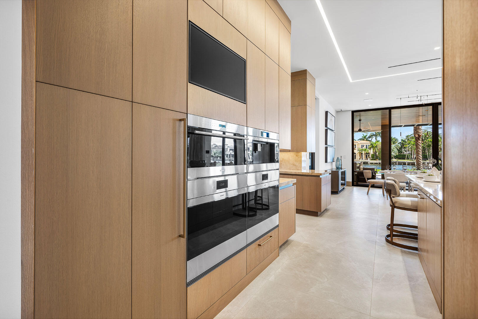 ROYAL PALM YACHT & COUNTRY CLUB - Residential