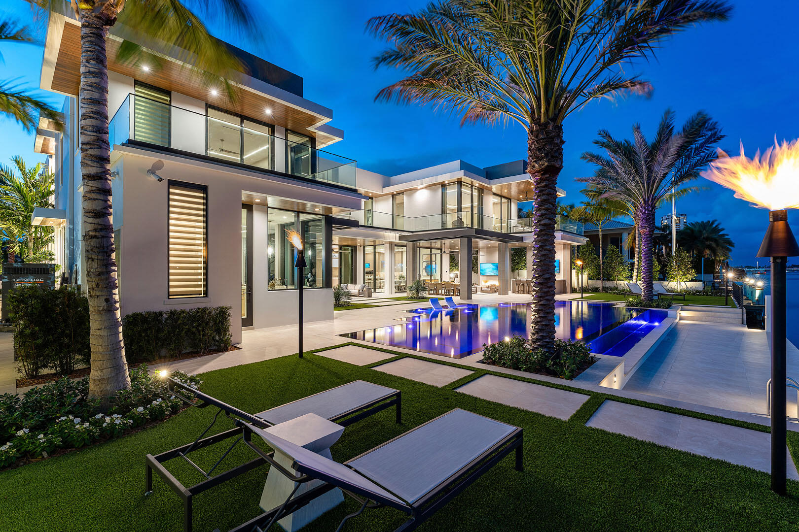 ROYAL PALM YACHT & COUNTRY CLUB - Residential