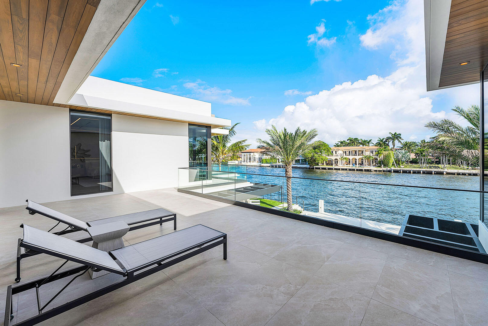 ROYAL PALM YACHT & COUNTRY CLUB - Residential