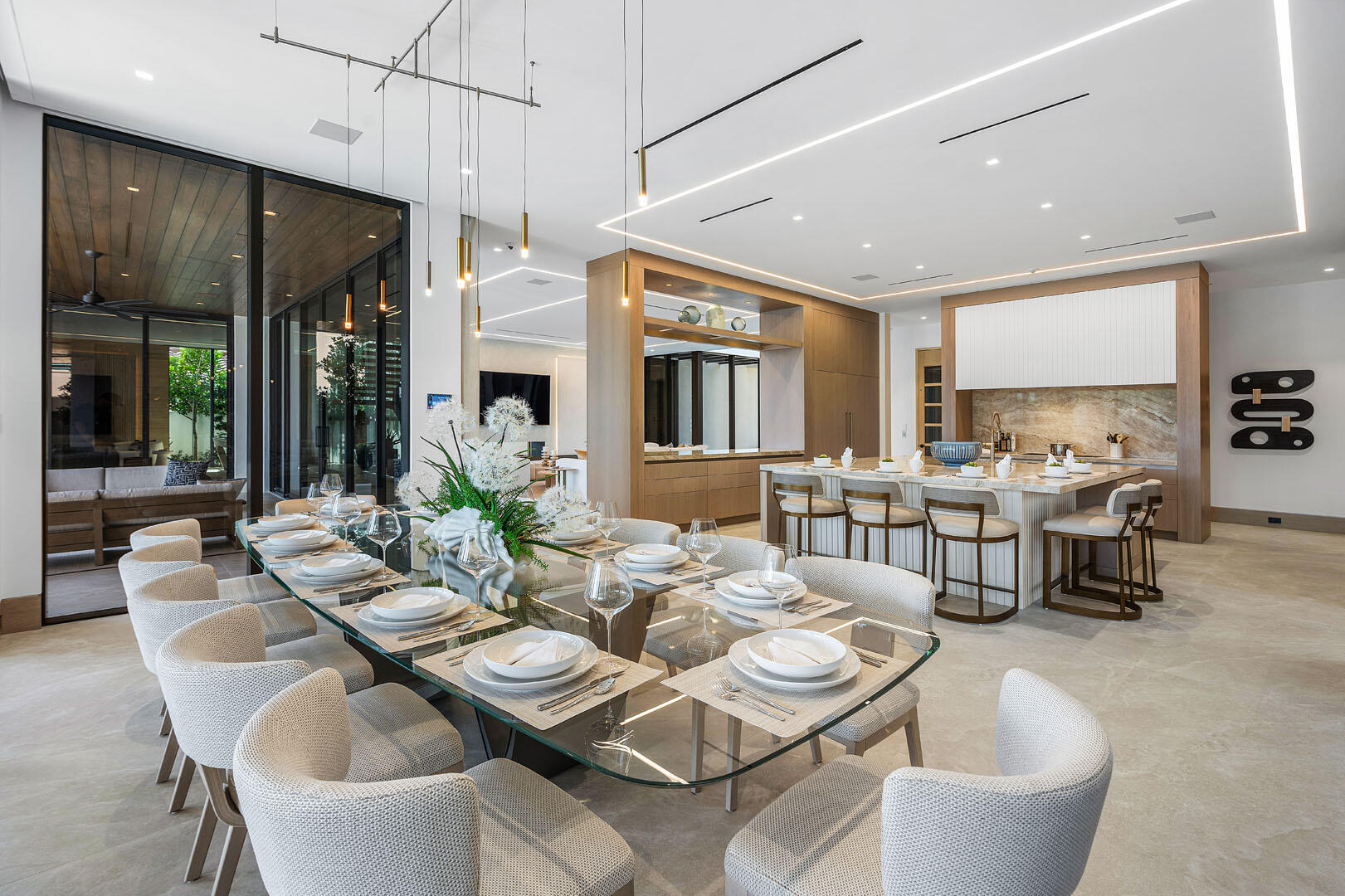 ROYAL PALM YACHT & COUNTRY CLUB - Residential