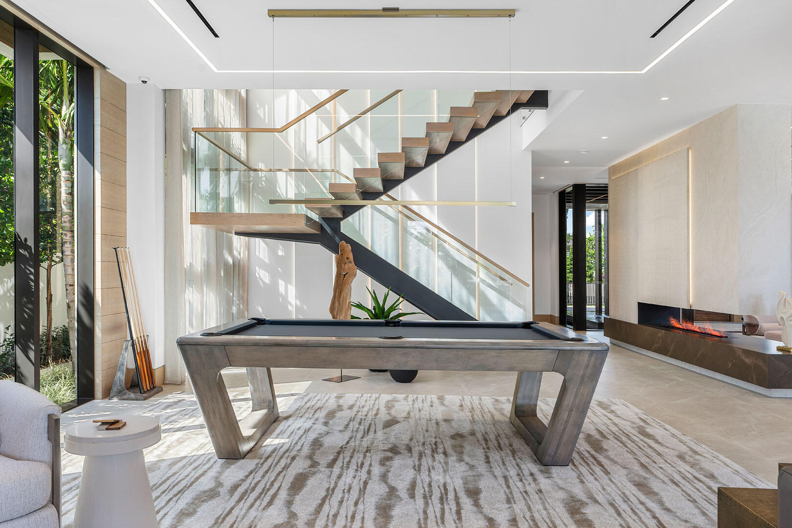 ROYAL PALM YACHT & COUNTRY CLUB - Residential
