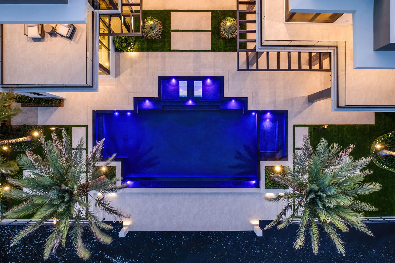 ROYAL PALM YACHT & COUNTRY CLUB - Residential