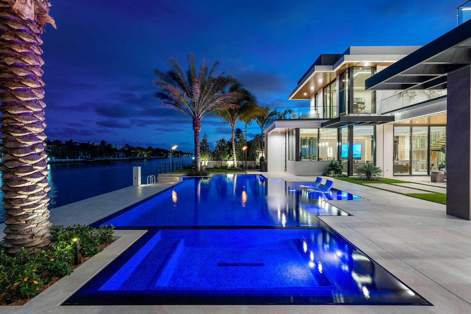 ROYAL PALM YACHT & COUNTRY CLUB - Residential
