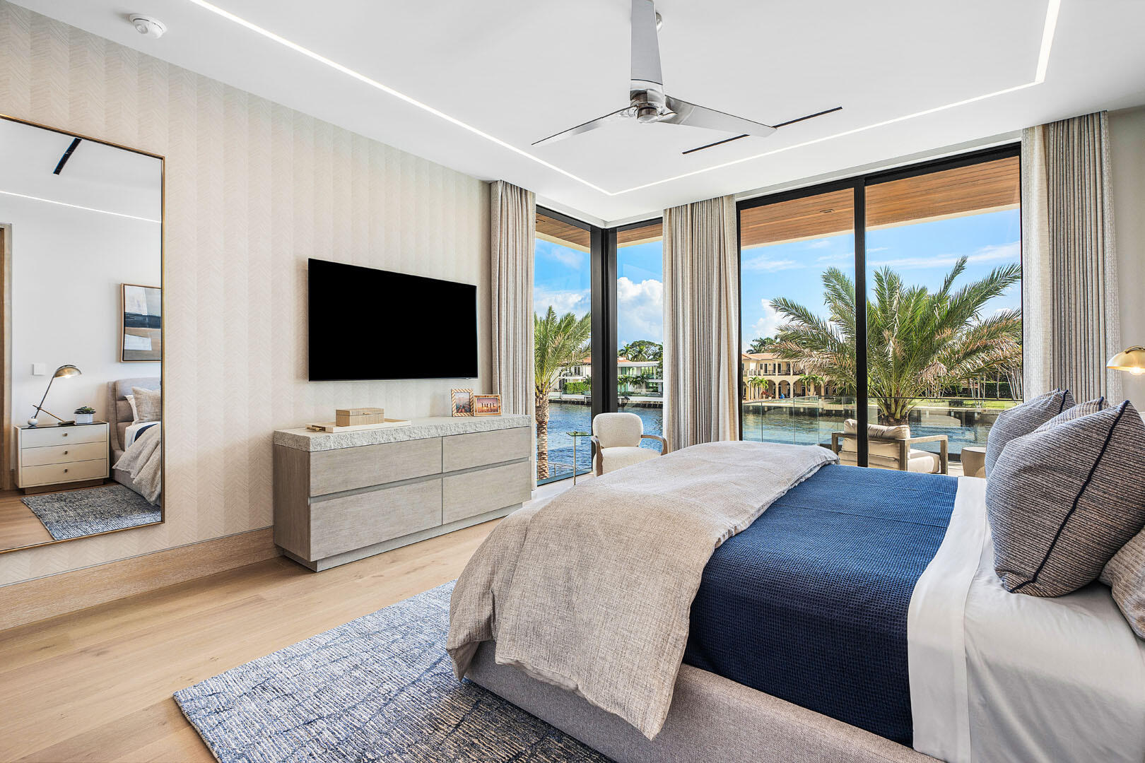ROYAL PALM YACHT & COUNTRY CLUB - Residential
