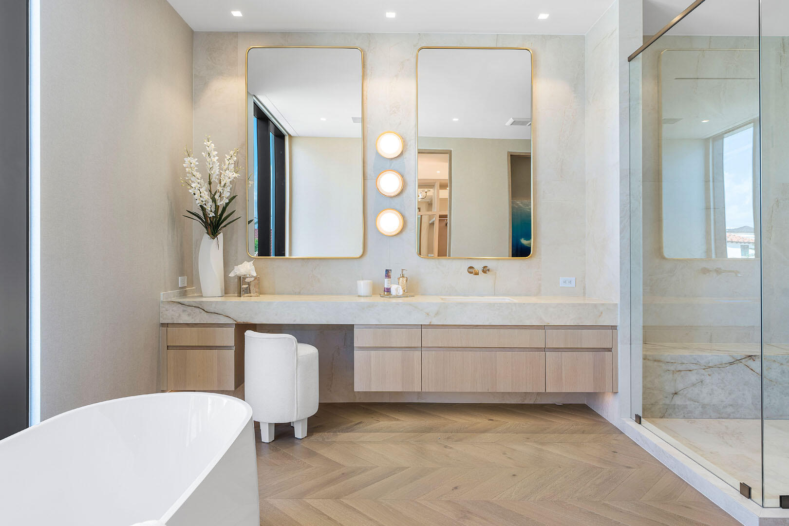 ROYAL PALM YACHT & COUNTRY CLUB - Residential
