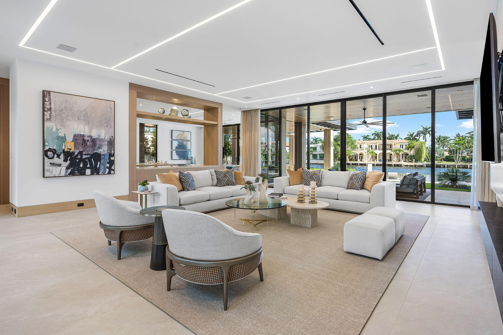 ROYAL PALM YACHT & COUNTRY CLUB - Residential