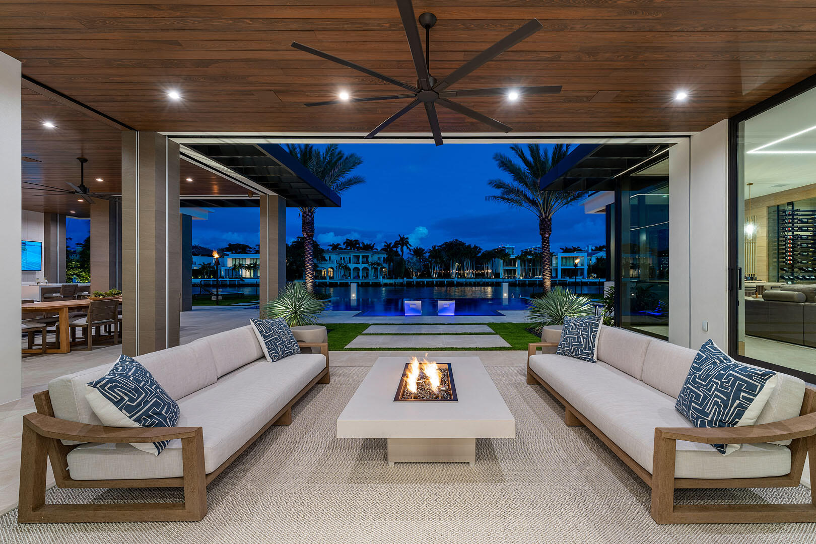 ROYAL PALM YACHT & COUNTRY CLUB - Residential