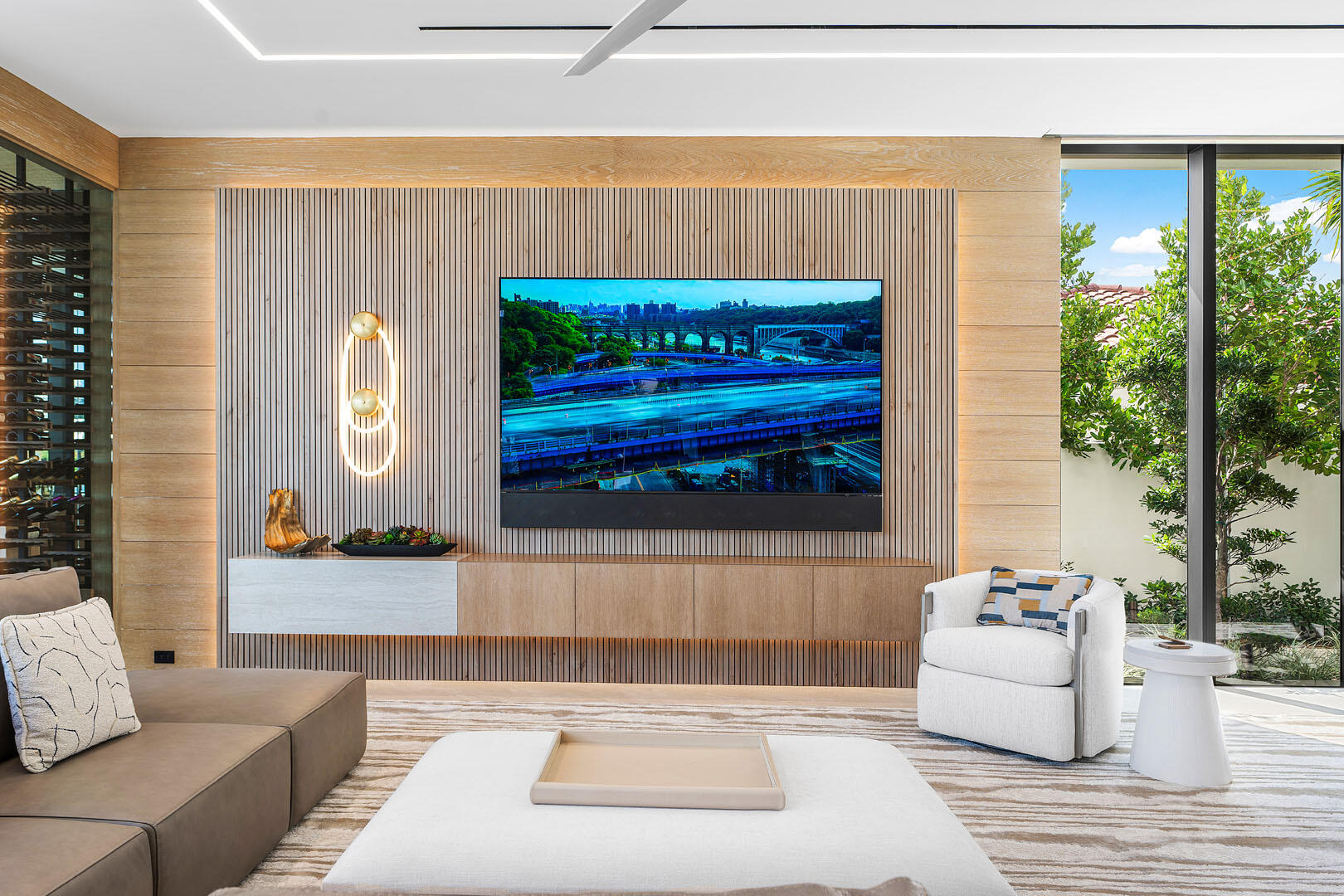 ROYAL PALM YACHT & COUNTRY CLUB - Residential