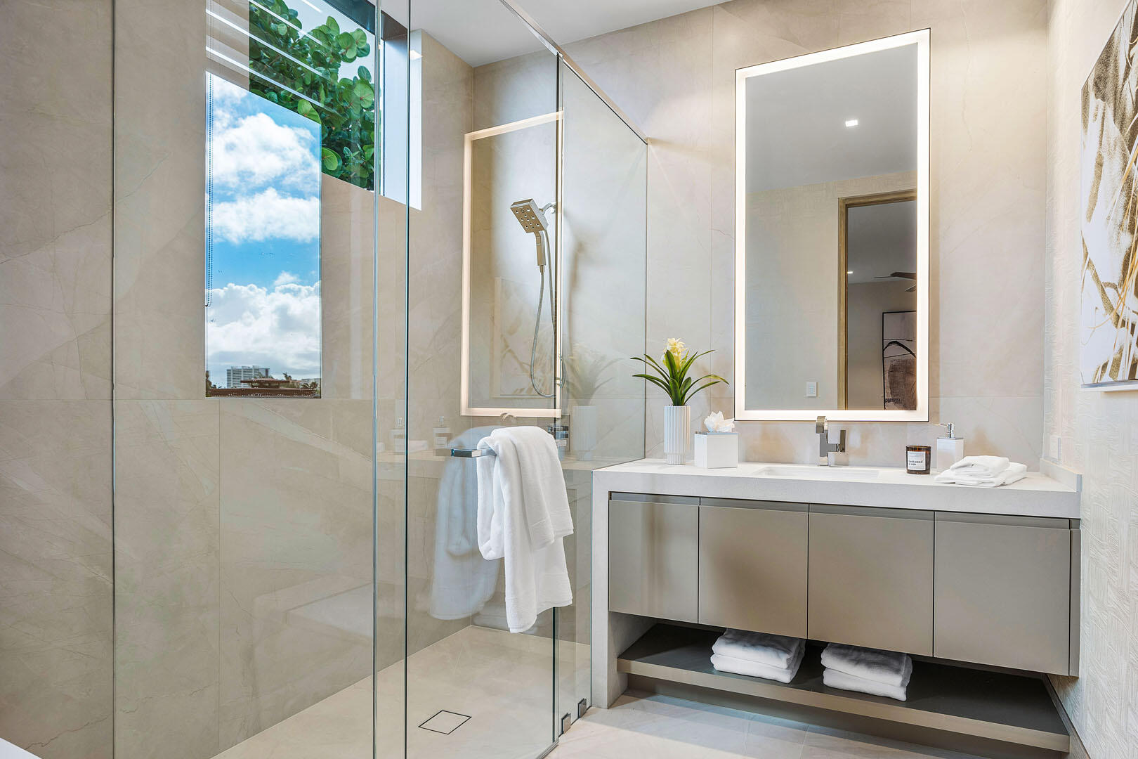 ROYAL PALM YACHT & COUNTRY CLUB - Residential