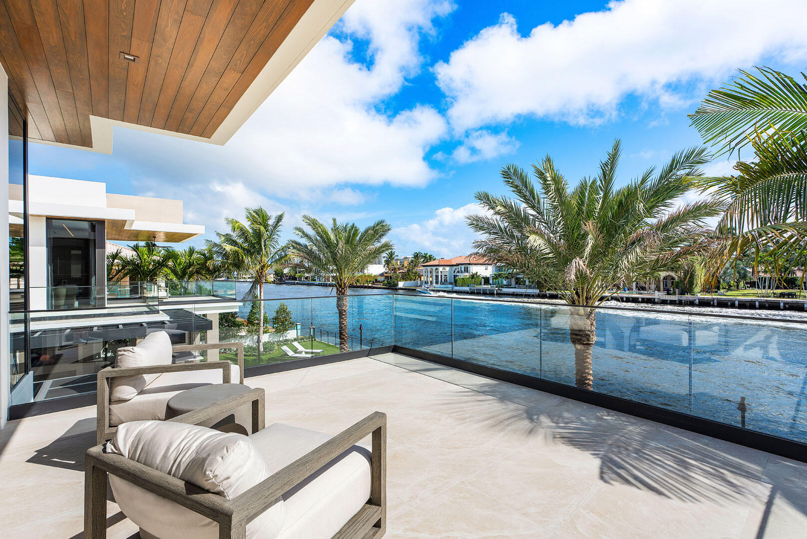 ROYAL PALM YACHT & COUNTRY CLUB - Residential