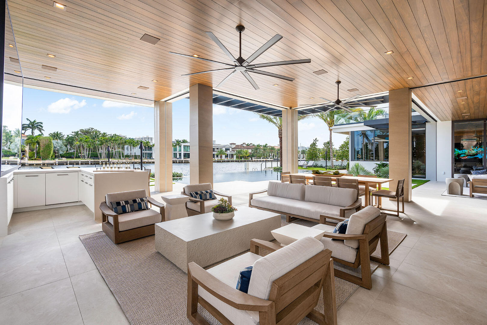 ROYAL PALM YACHT & COUNTRY CLUB - Residential