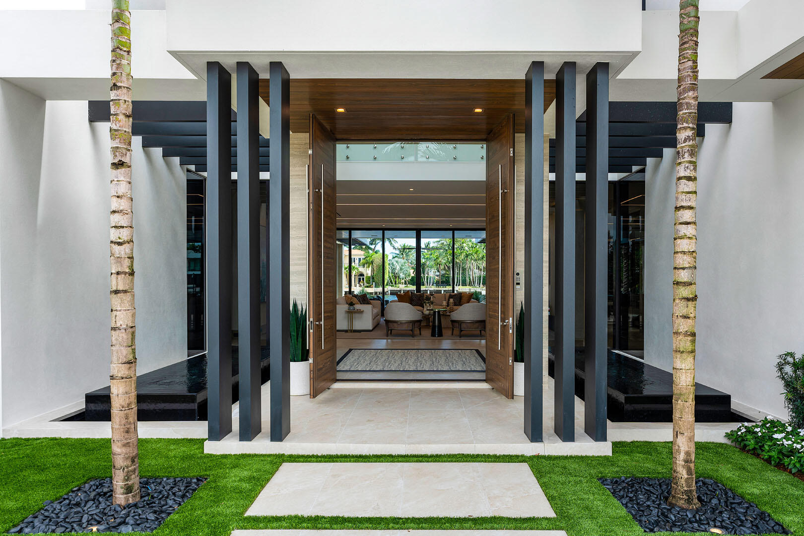 ROYAL PALM YACHT & COUNTRY CLUB - Residential