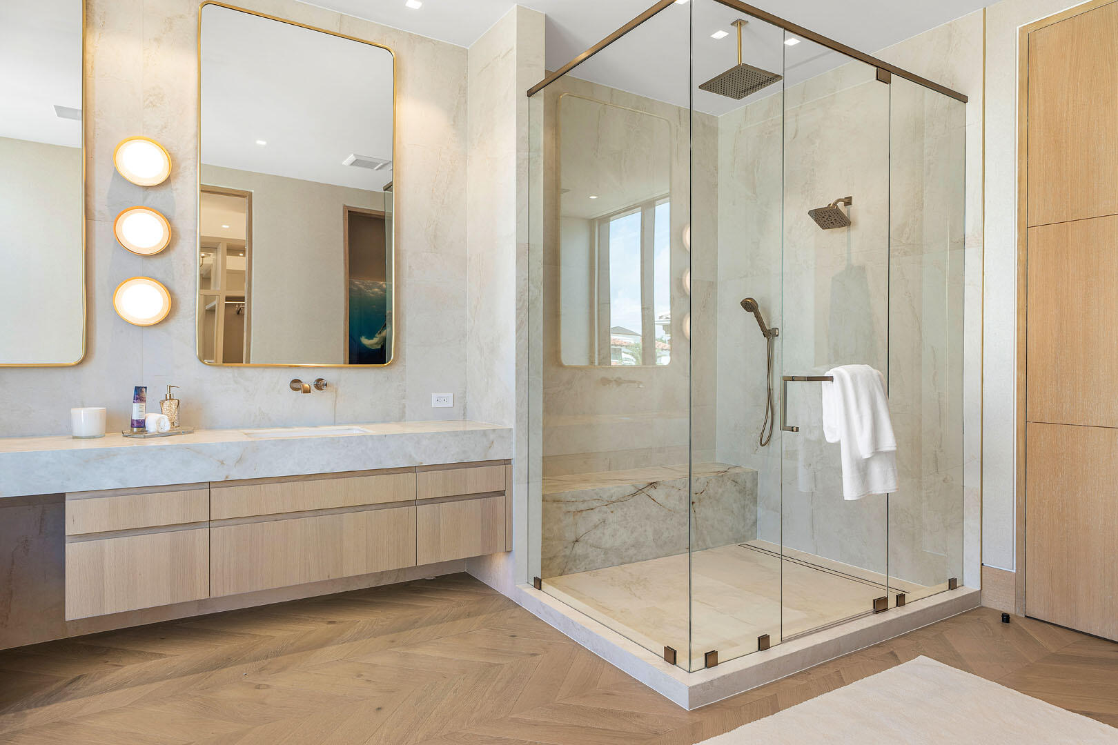 ROYAL PALM YACHT & COUNTRY CLUB - Residential