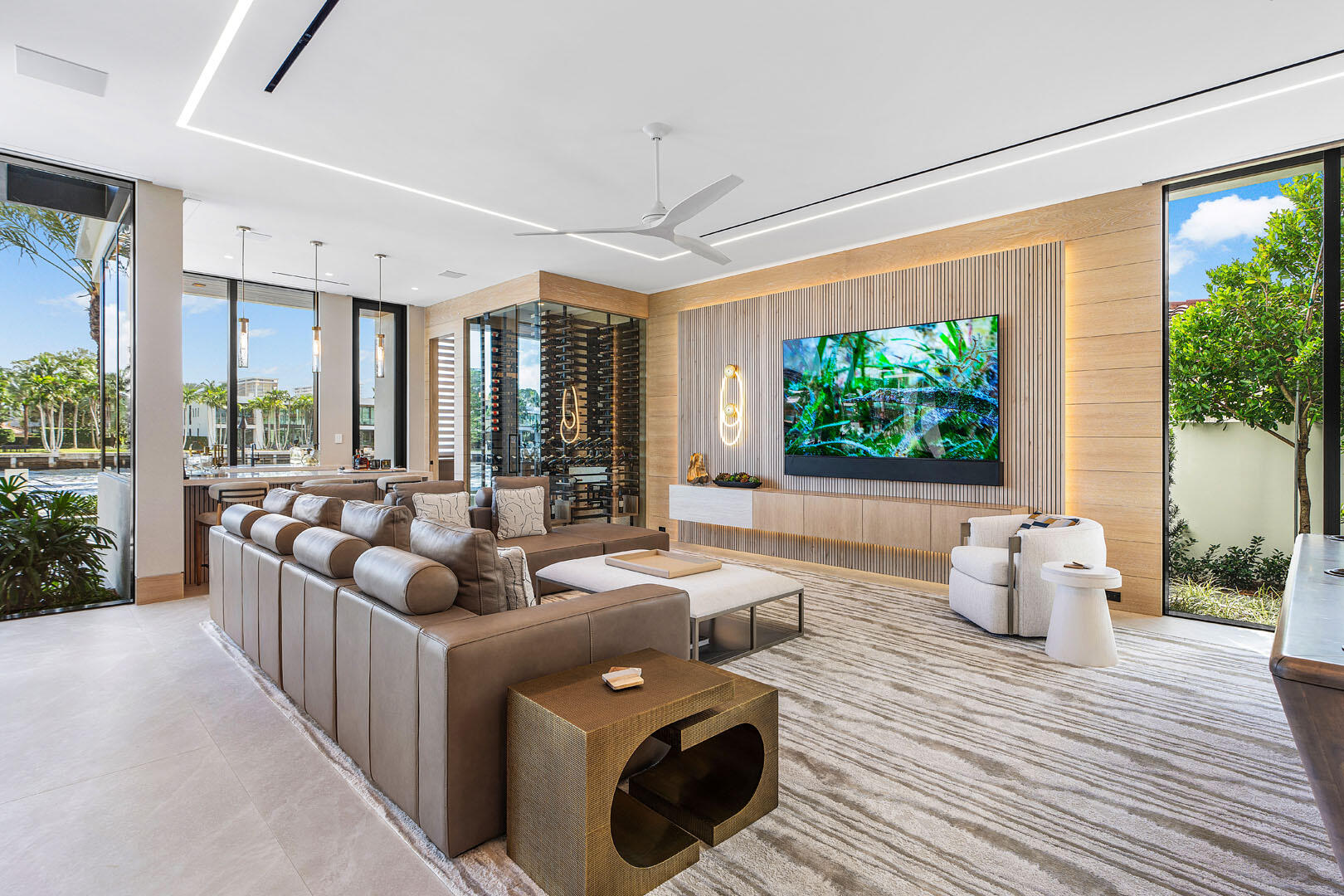 ROYAL PALM YACHT & COUNTRY CLUB - Residential