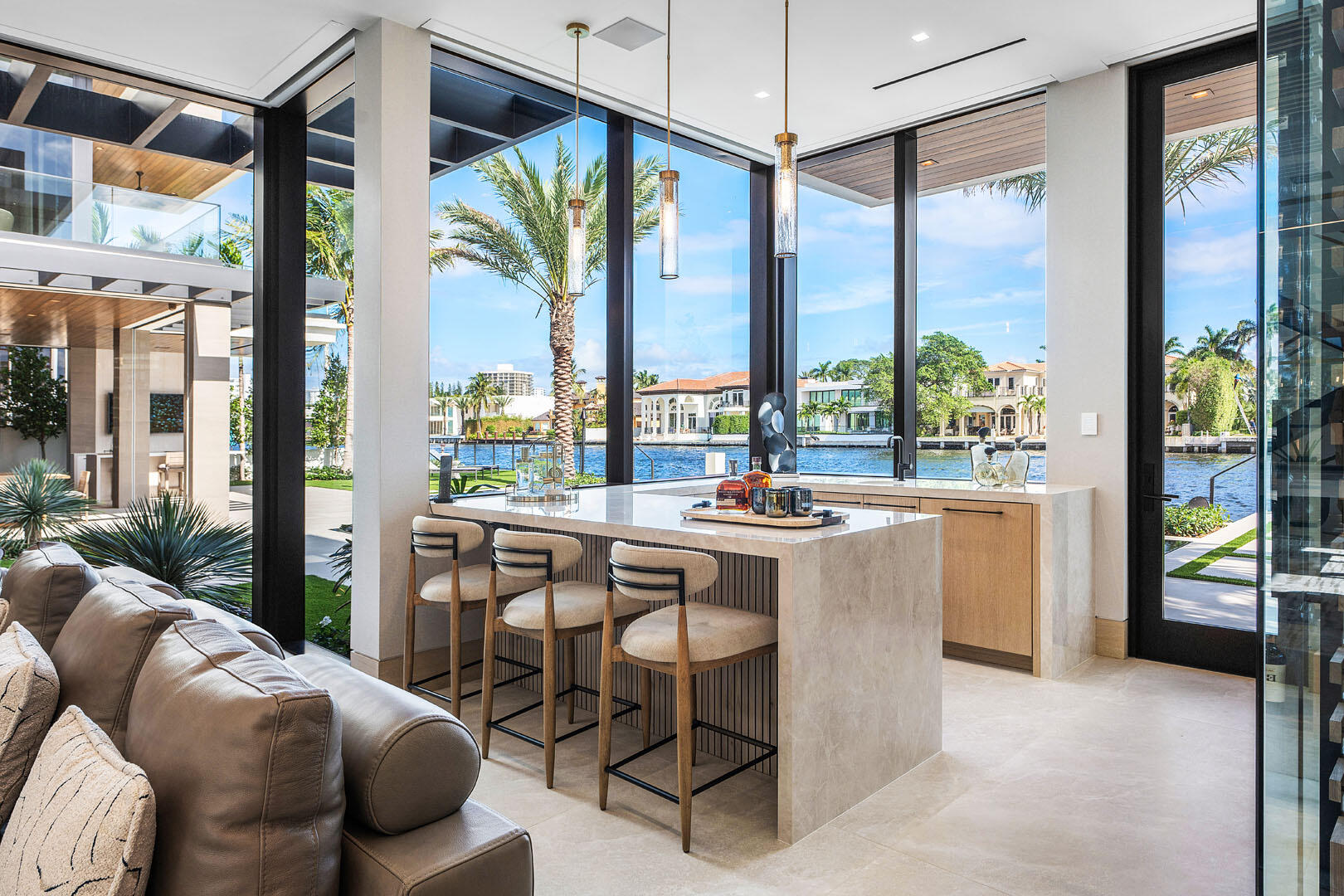 ROYAL PALM YACHT & COUNTRY CLUB - Residential