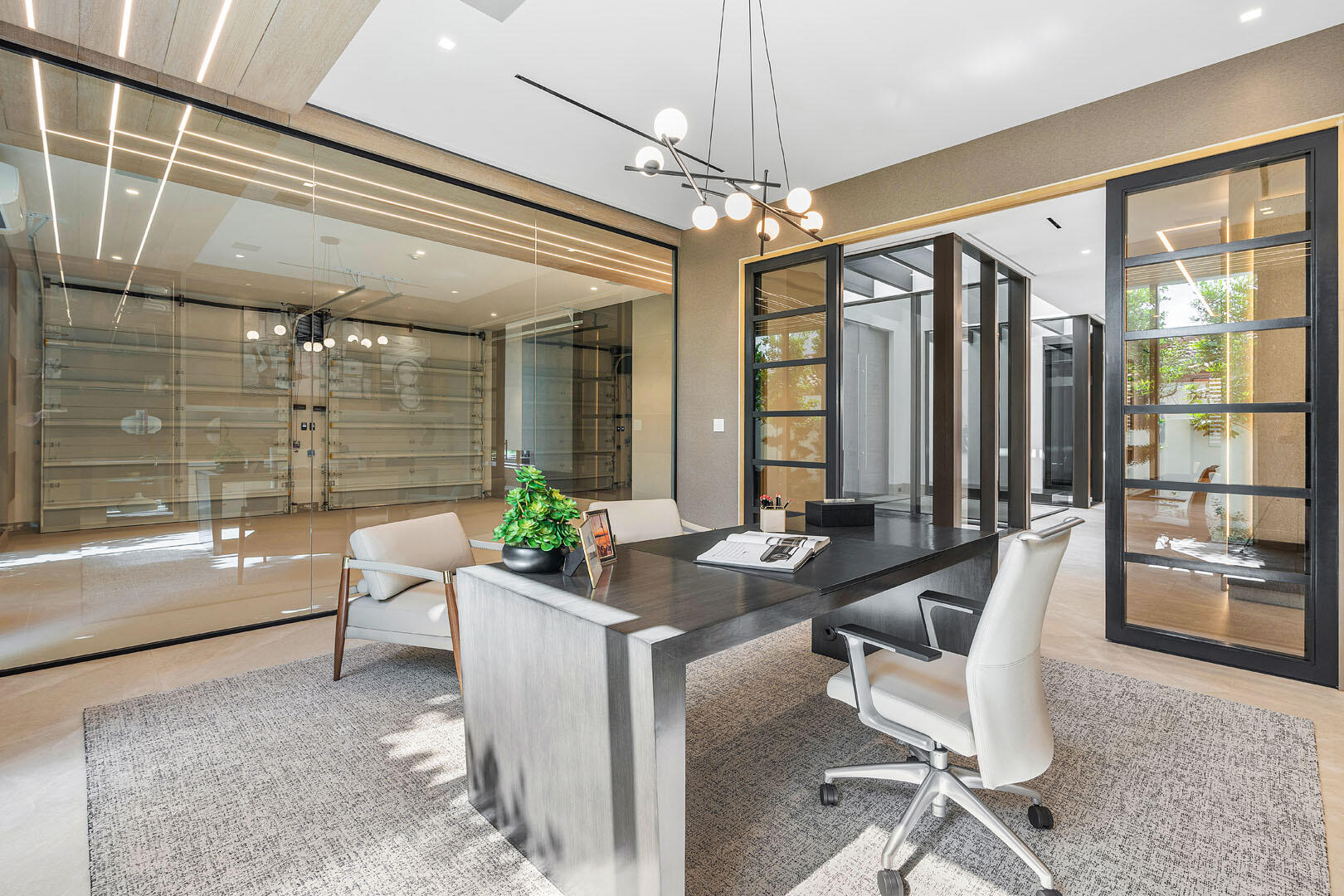 ROYAL PALM YACHT & COUNTRY CLUB - Residential
