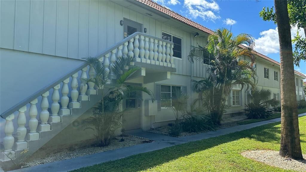 OAKLAND GROVE VILLAGE CONDO - Residential