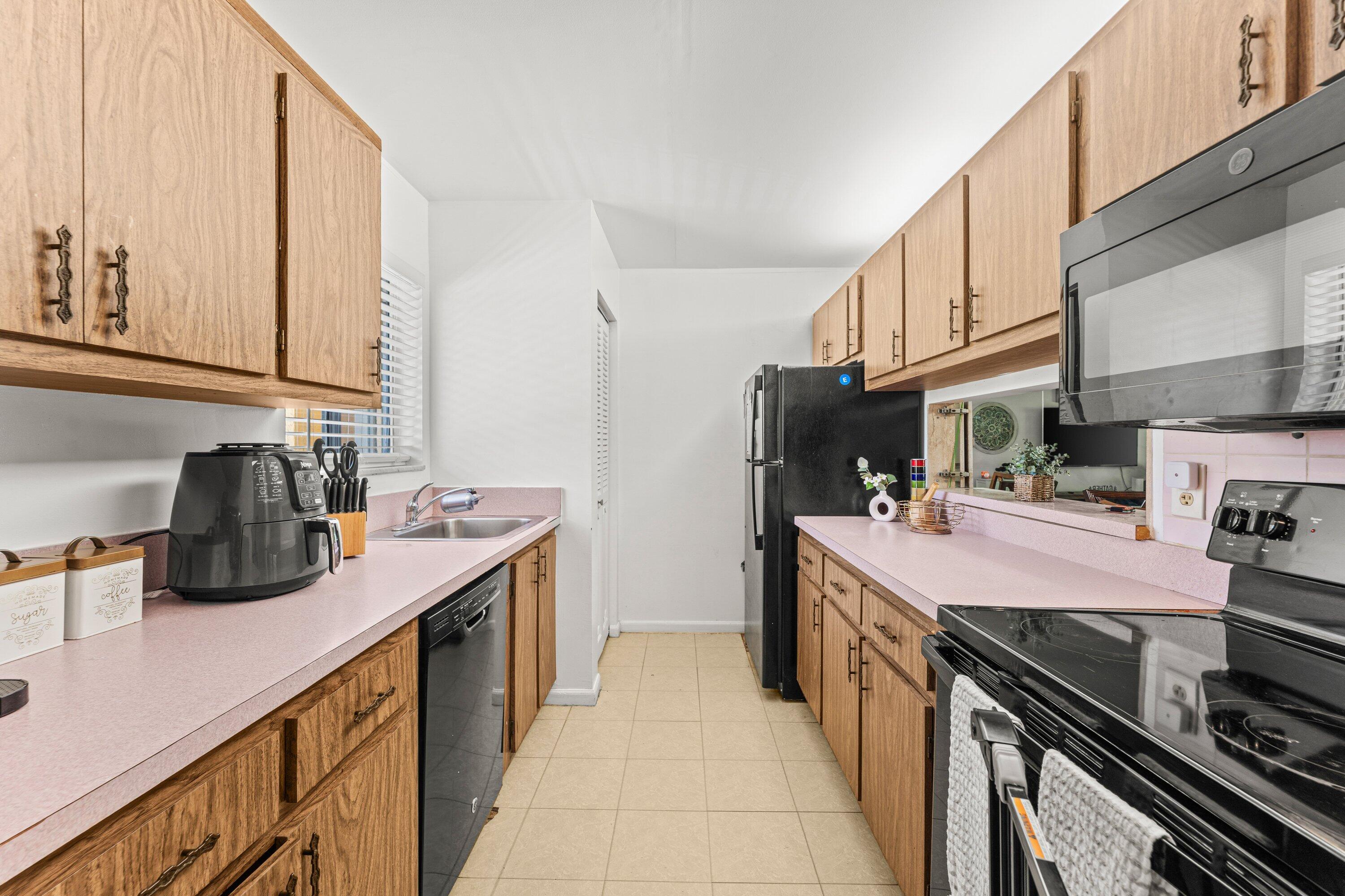 BOCA TERRACE CONDO PH I AND II OR261 - Residential Lease
