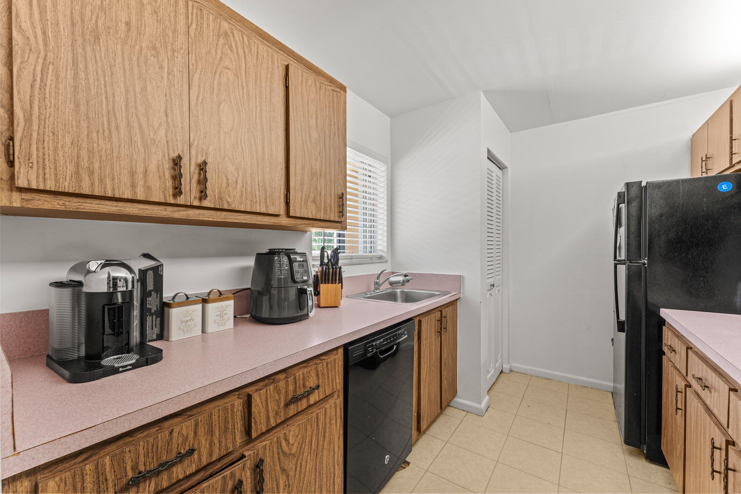 BOCA TERRACE CONDO PH I AND II OR261 - Residential Lease