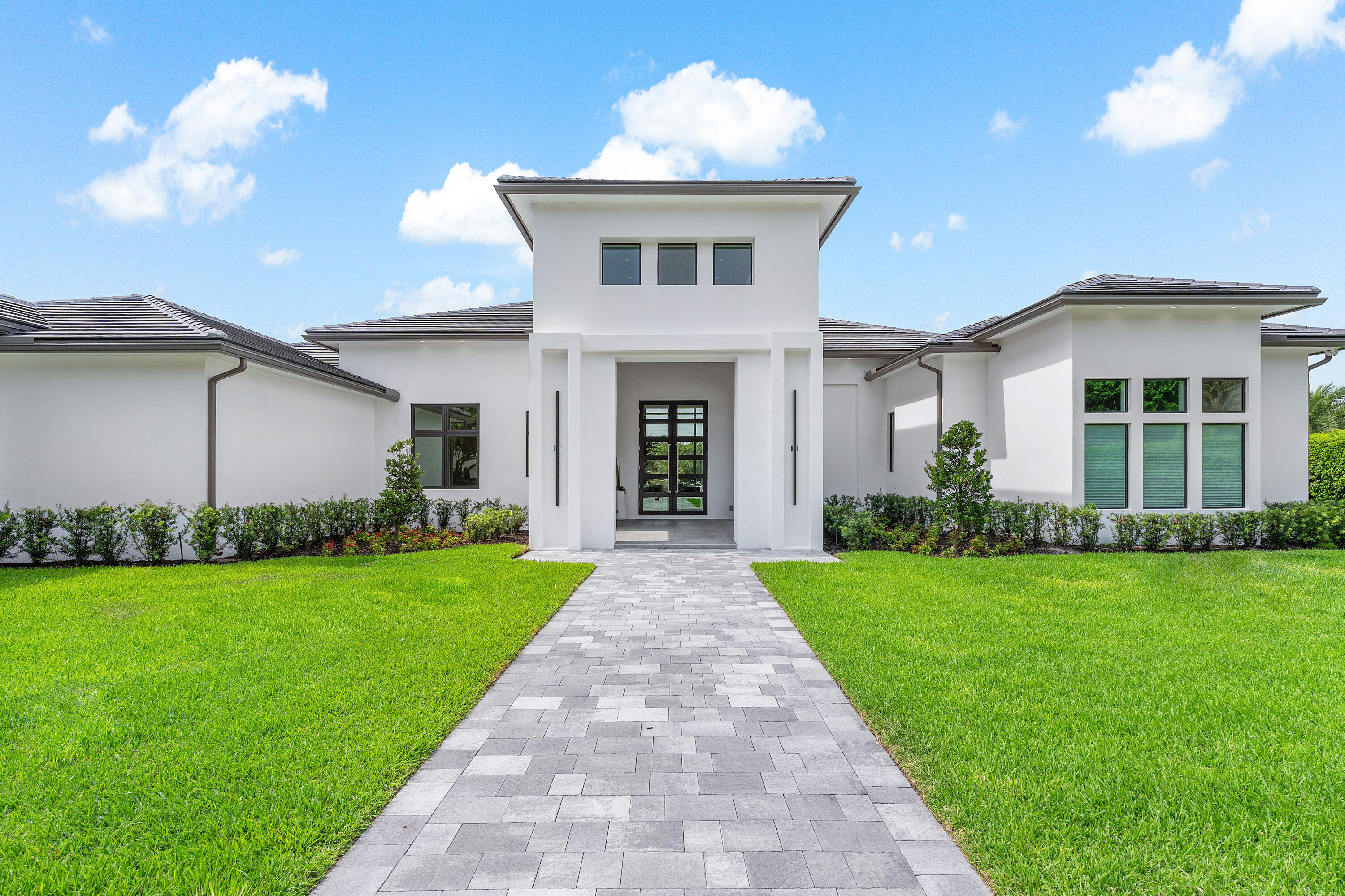 LONG LAKE ESTATES - Residential
