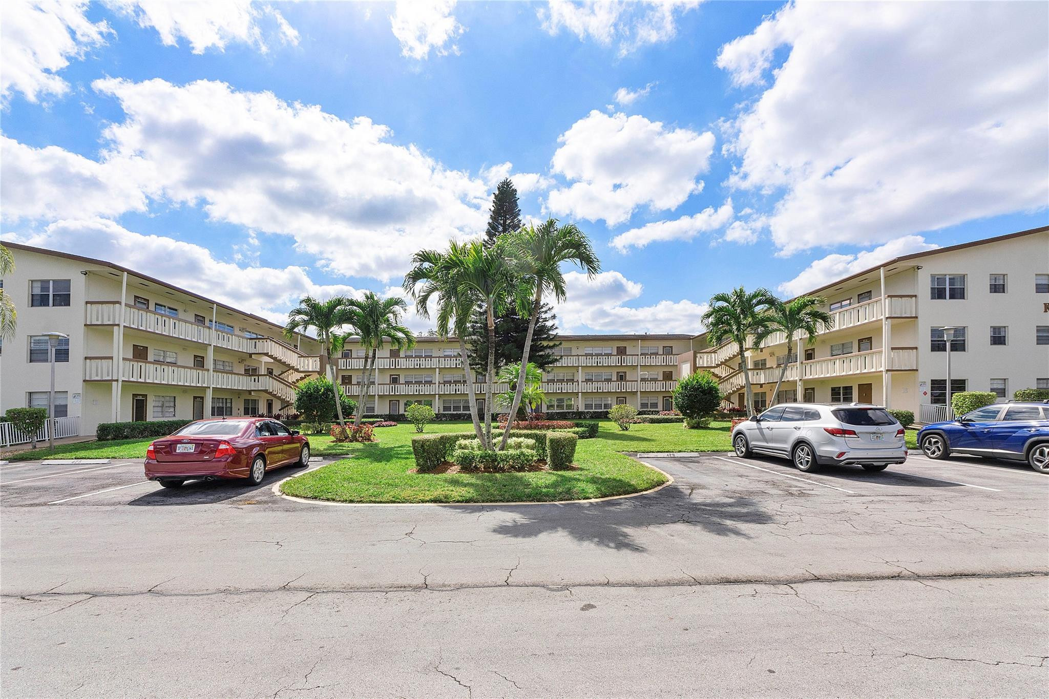 MANSFIELD AT CENTURY VILLAGE CONDO - Residential Lease