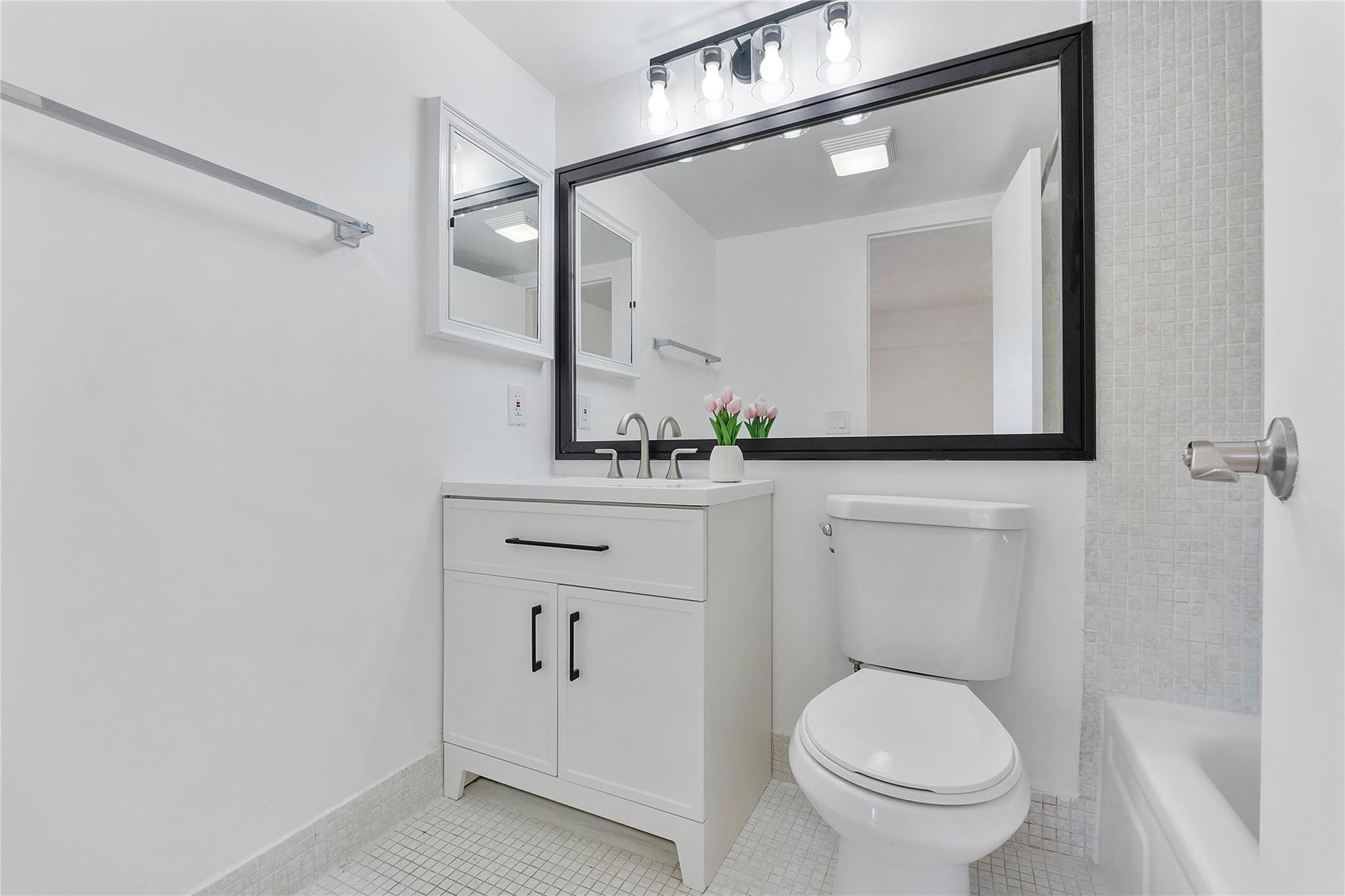 MANSFIELD AT CENTURY VILLAGE CONDO - Residential Lease