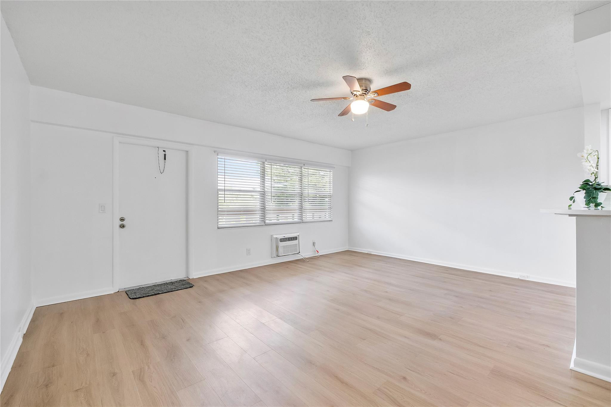 MANSFIELD AT CENTURY VILLAGE CONDO - Residential Lease