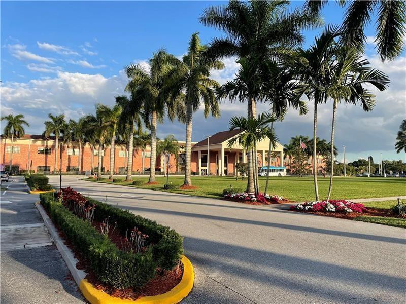MANSFIELD AT CENTURY VILLAGE CONDO - Residential Lease