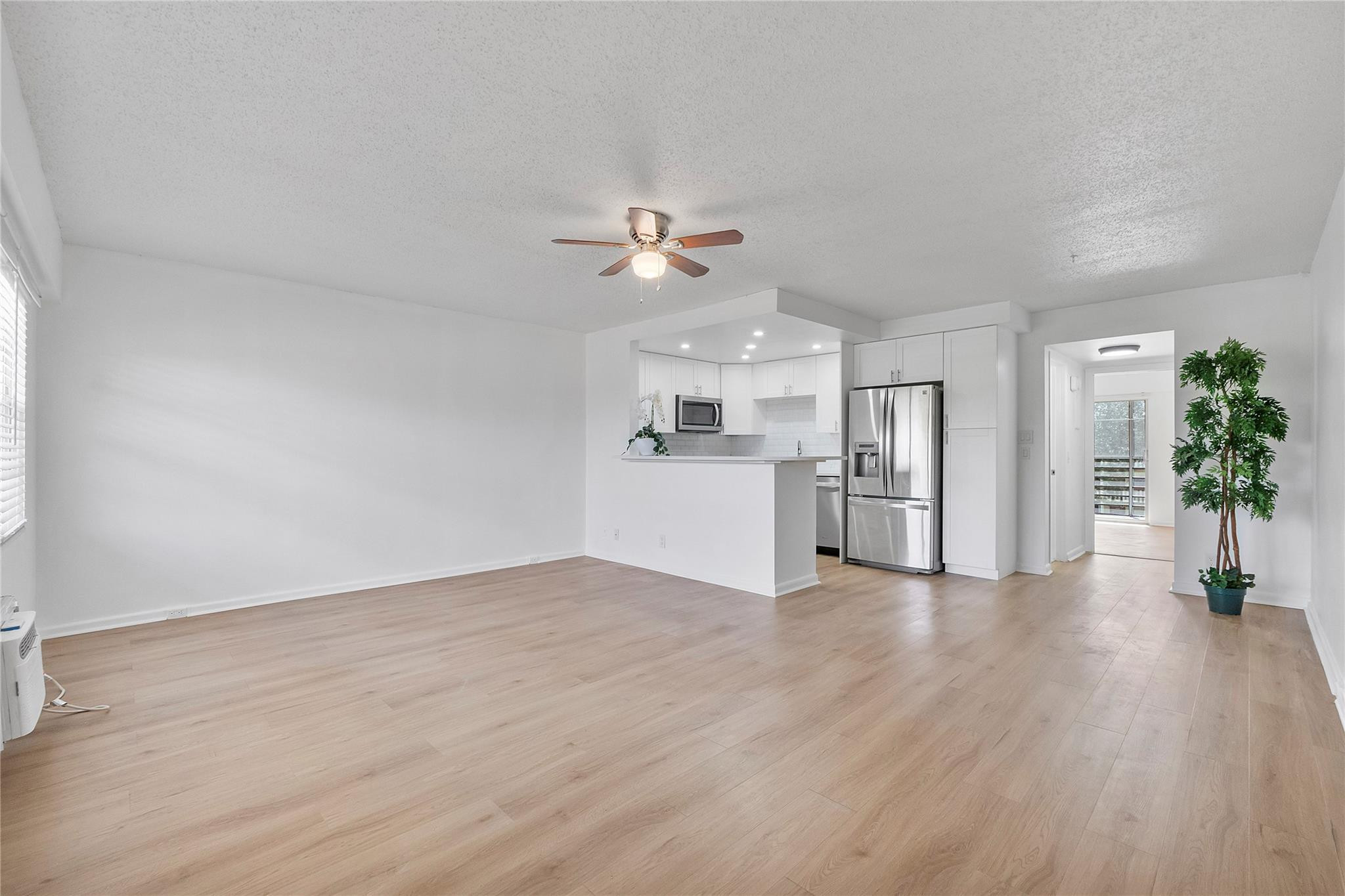 MANSFIELD AT CENTURY VILLAGE CONDO - Residential Lease