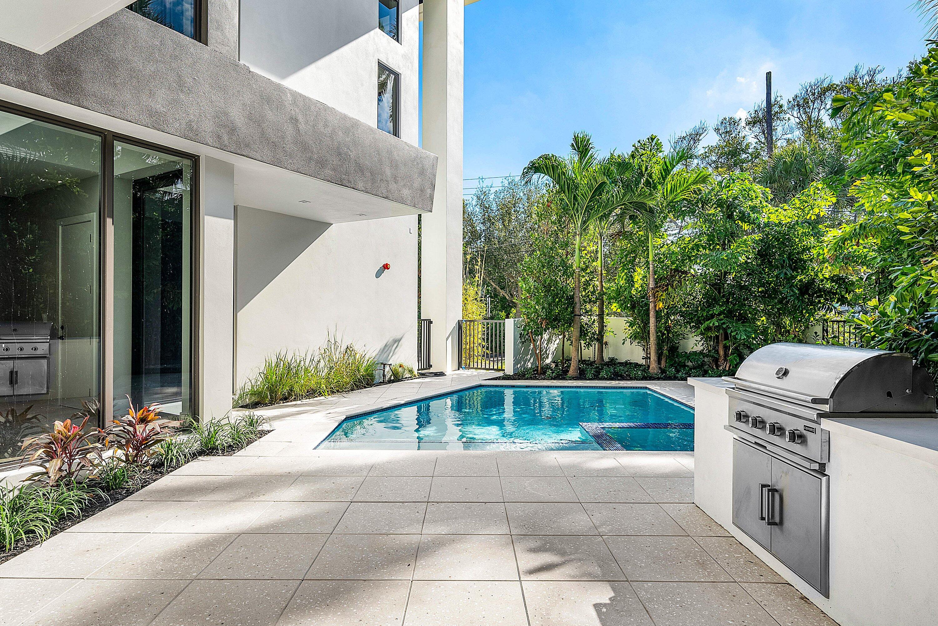 ANDREWS AVENUE TOWNHOMES - Residential
