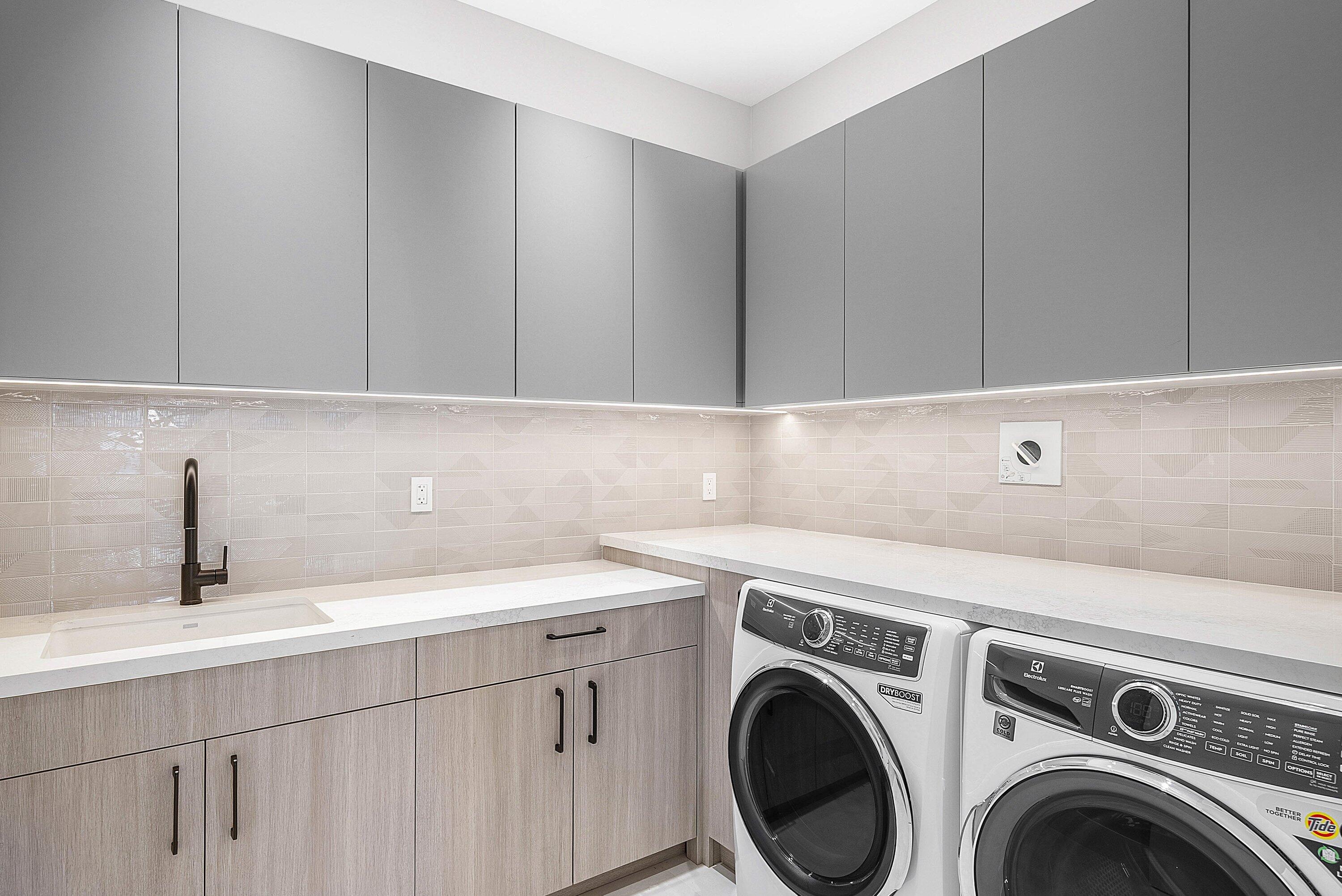ANDREWS AVENUE TOWNHOMES - Residential