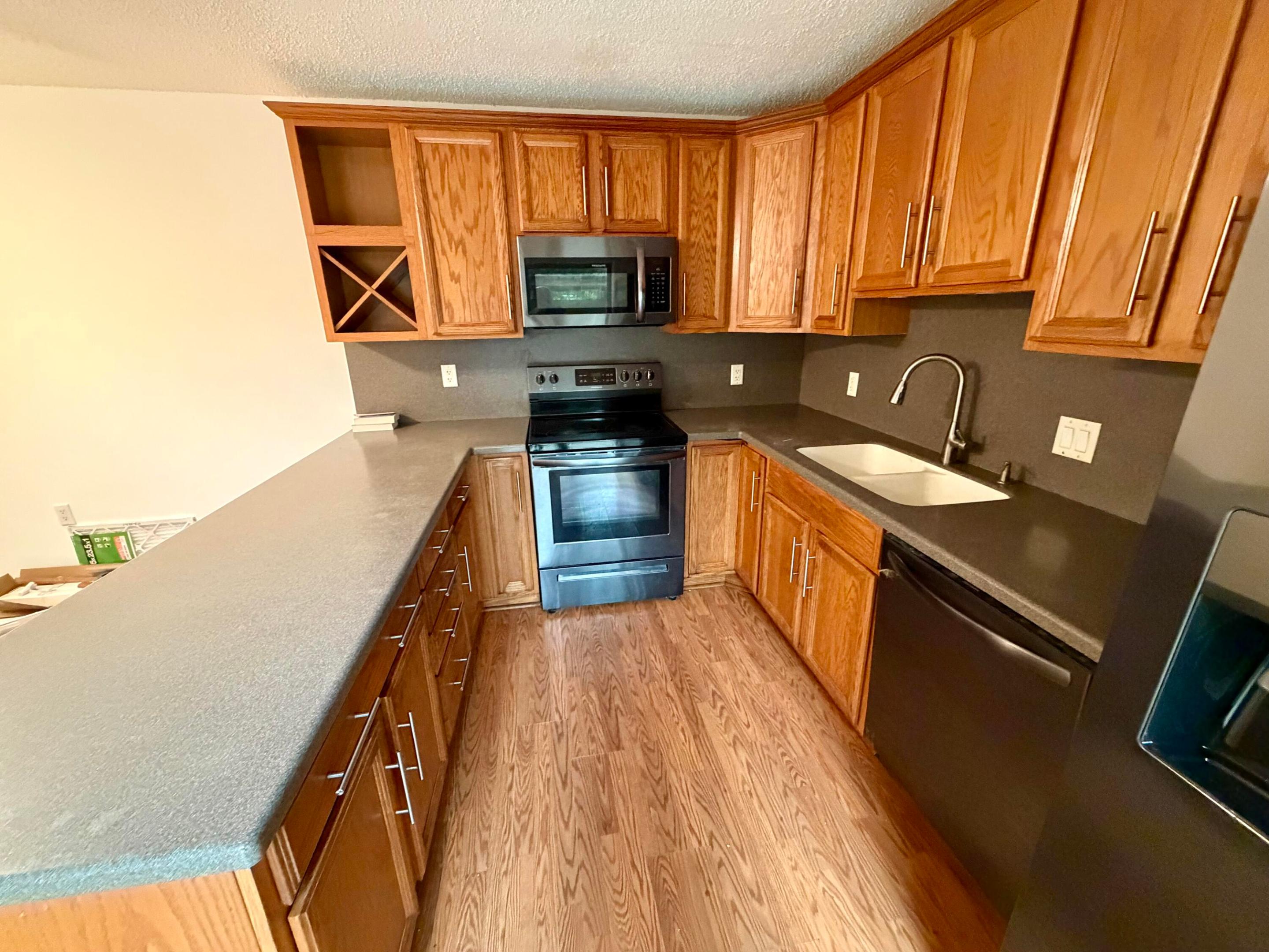 GARDEN LAKES - Residential Lease